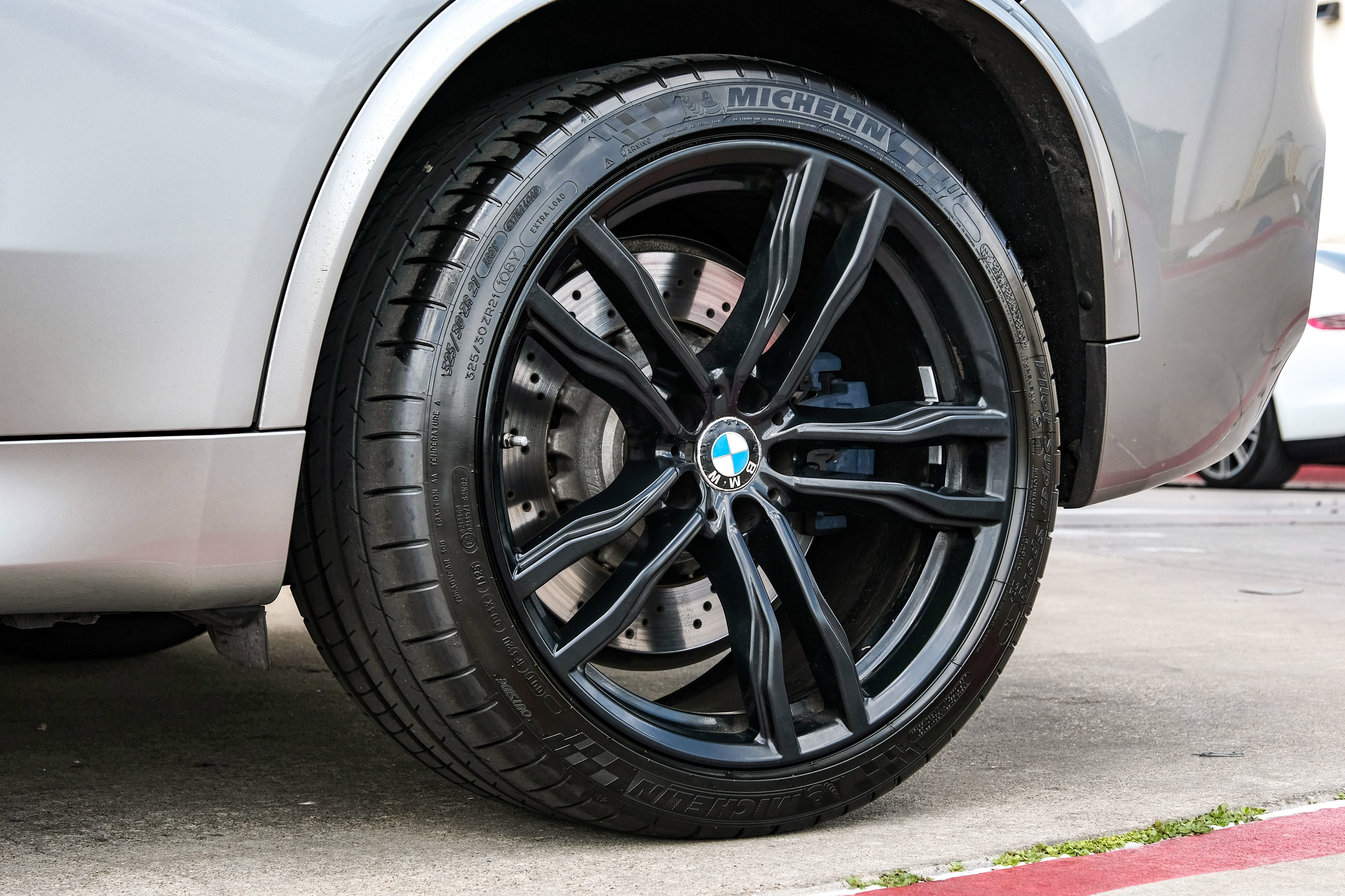 Used 2017 BMW X5 M image 61