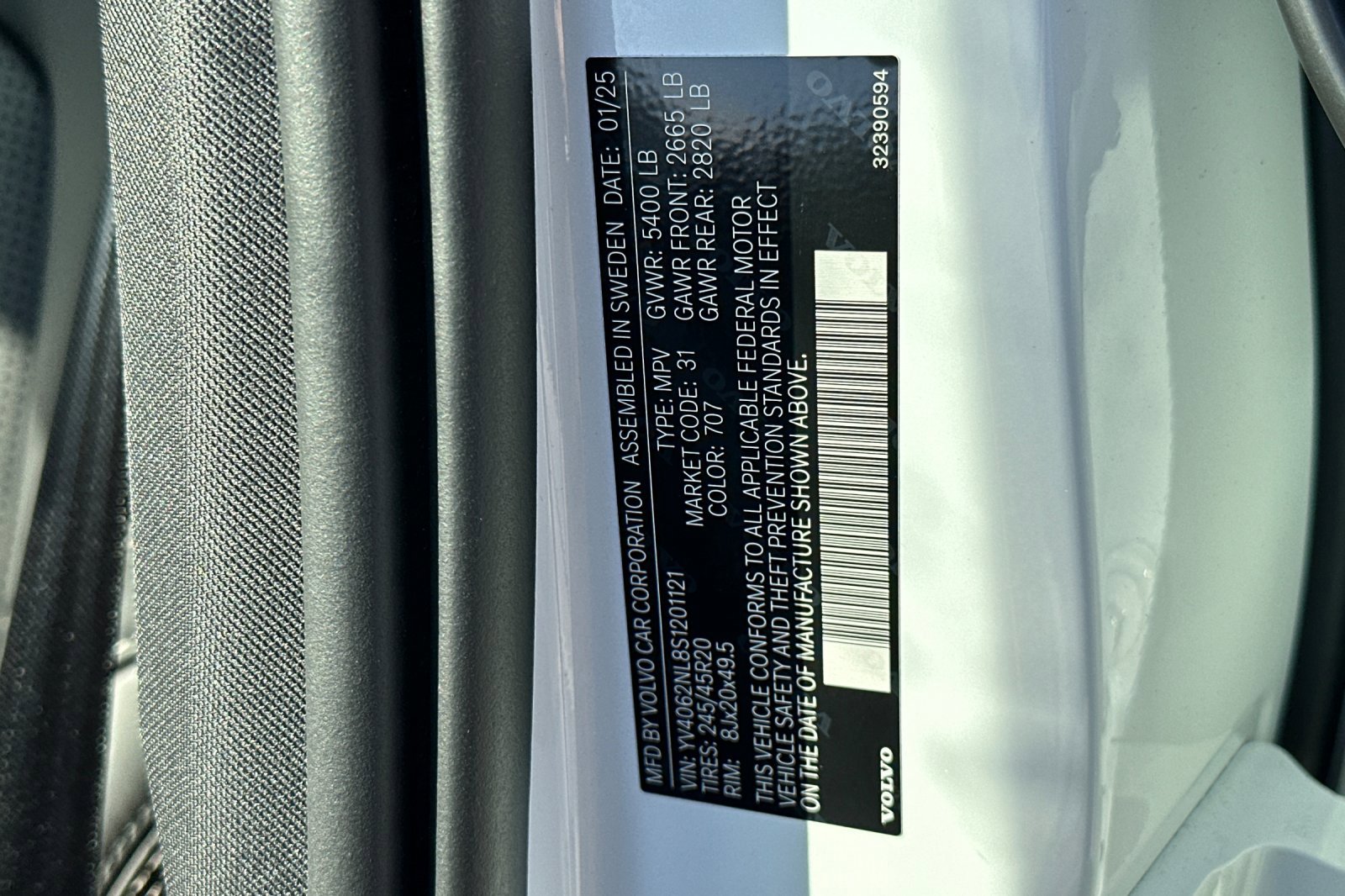 New 2025 Volvo V90 B6 Cross Country Ultra w/ Protection Package Premier image 23