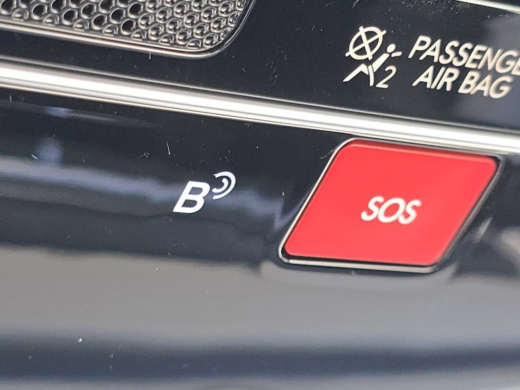 Used 2024 Hyundai Santa Fe Limited image 9