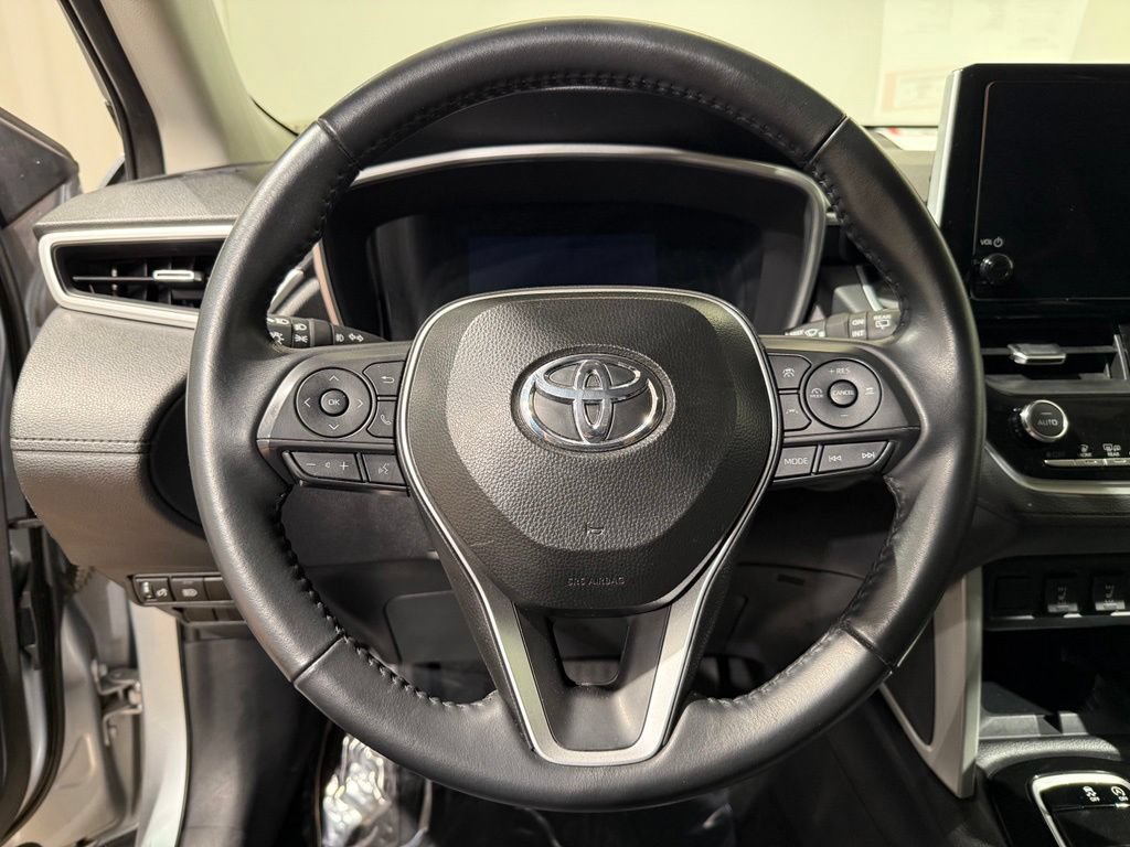 Certified 2025 Toyota Corolla Cross XLE FWD image 22