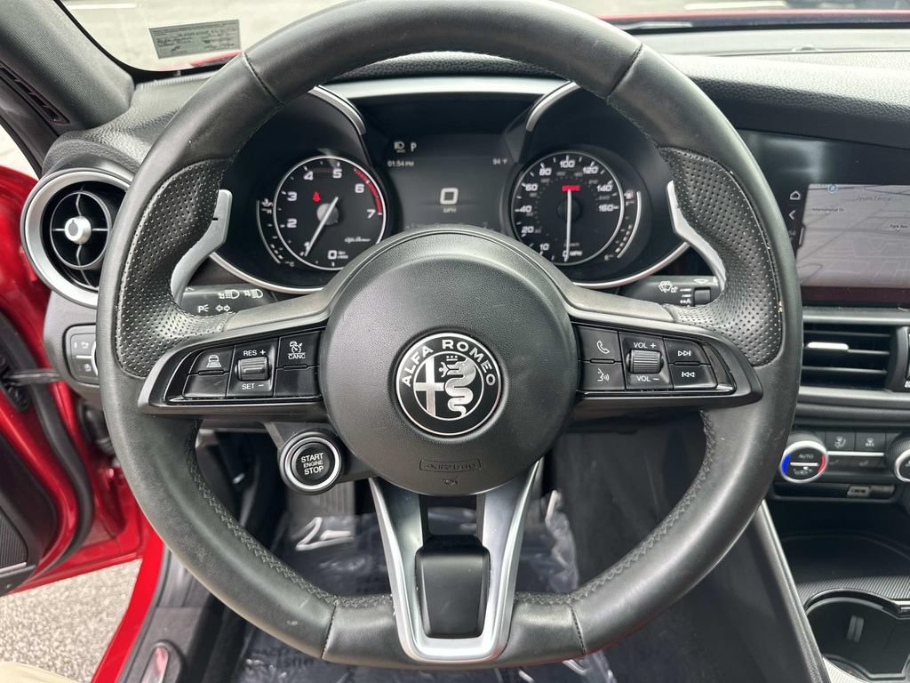 Used 2023 Alfa Romeo Giulia Veloce RWD image 26