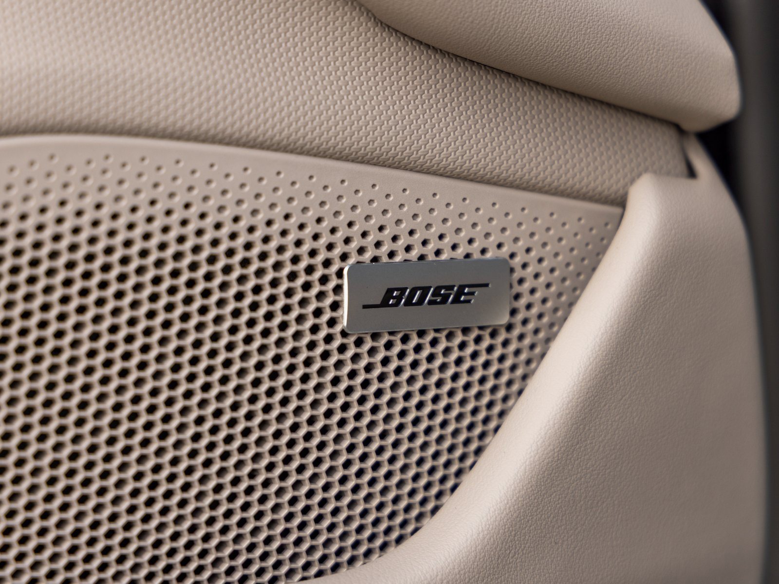 New 2025 Porsche Taycan 4S image 23