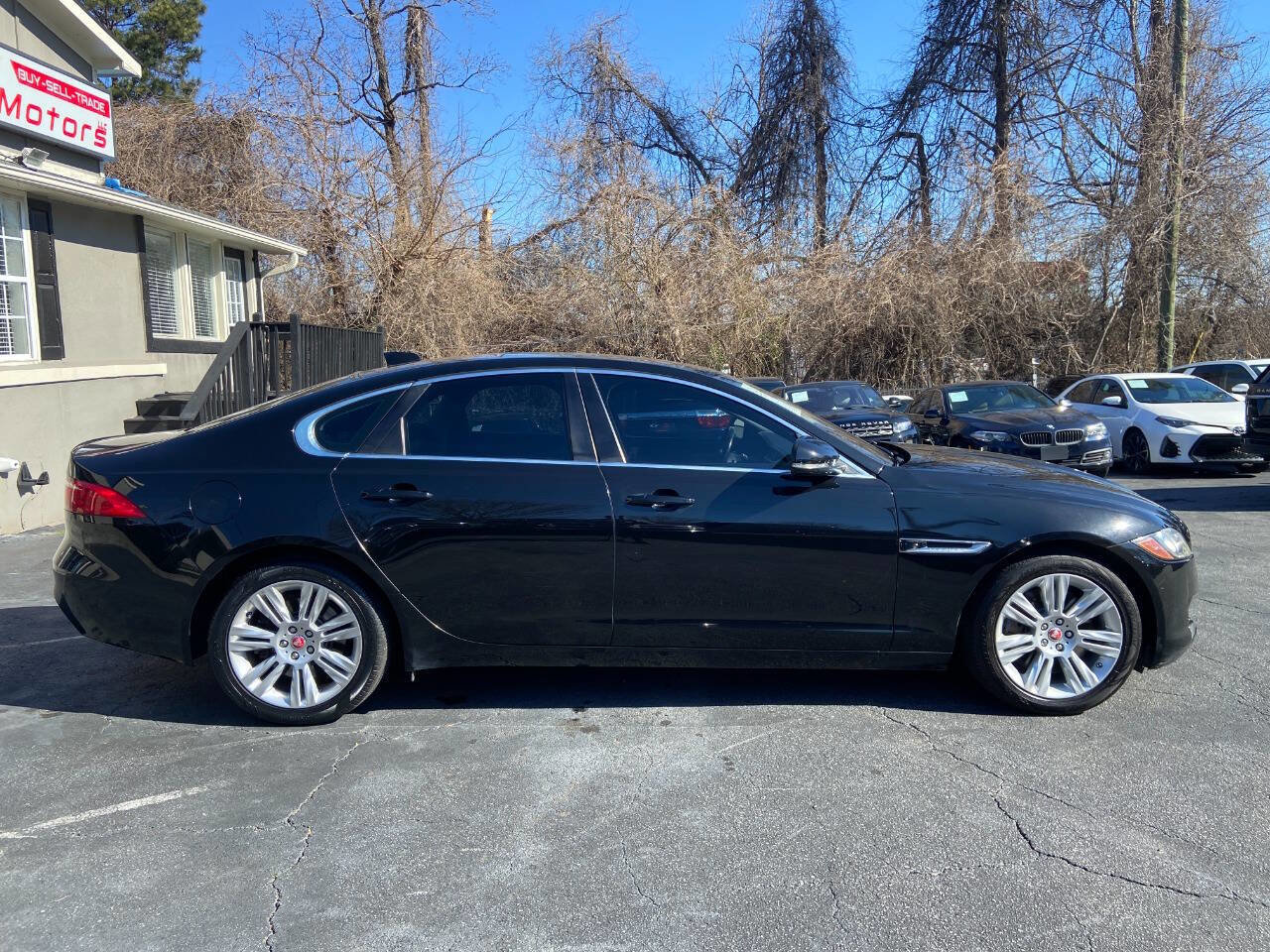 Used 2017 Jaguar XF Premium AWD/4WD image 5