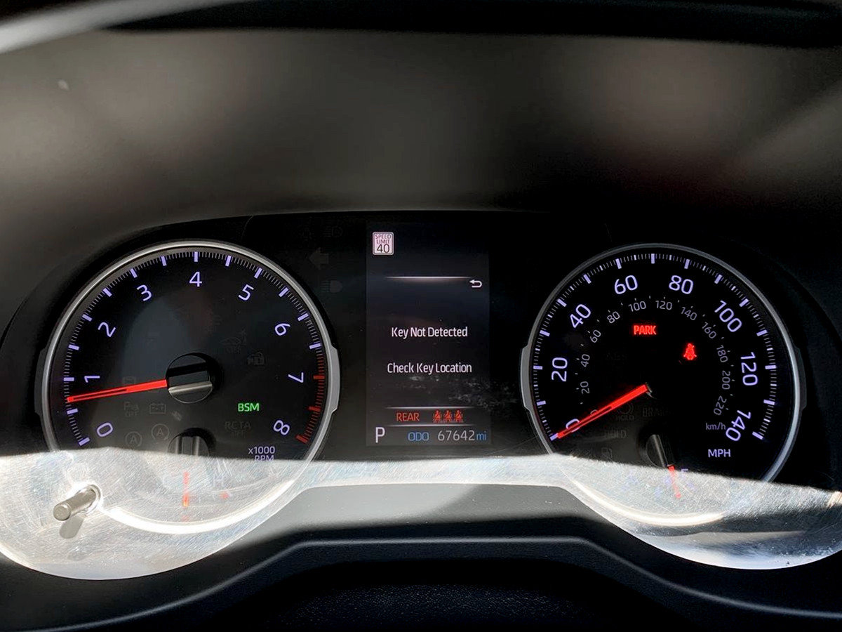Used 2019 Toyota RAV4 XLE Premium FWD image 19