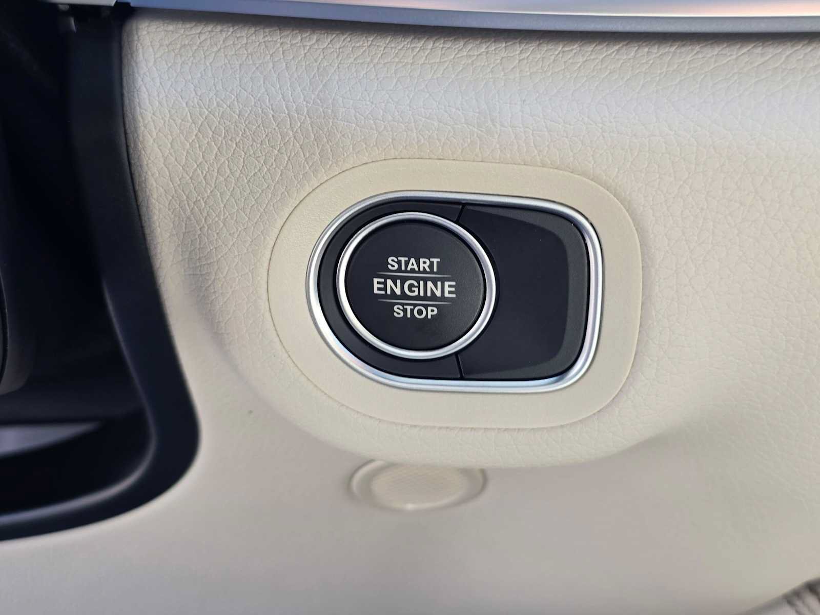 New 2026 Mercedes-Benz GLE 450e 4MATIC image 34