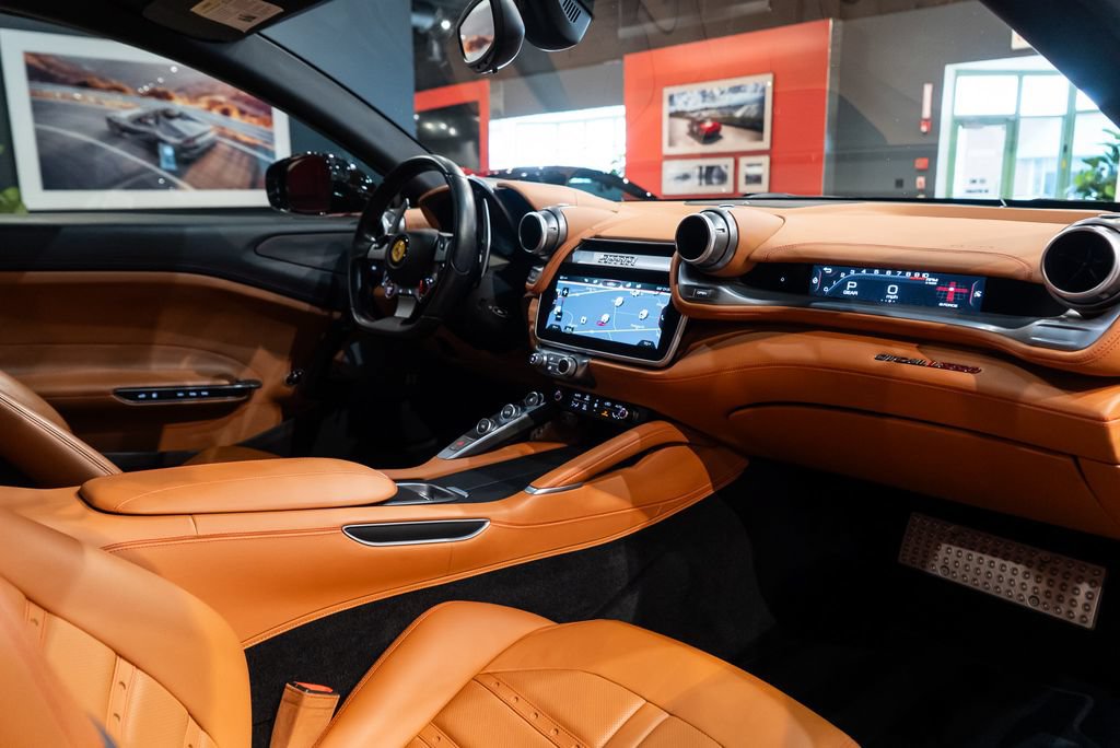 Used 2018 Ferrari GTC4Lusso AWD/4WD image 53