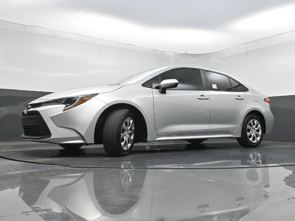 Used 2024 Toyota Corolla LE FWD image 25