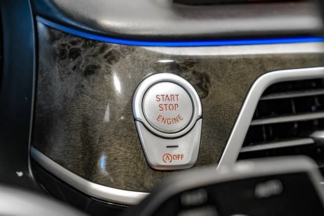 Used 2020 BMW 750i xDrive w/ Executive Package AWD/4WD image 29