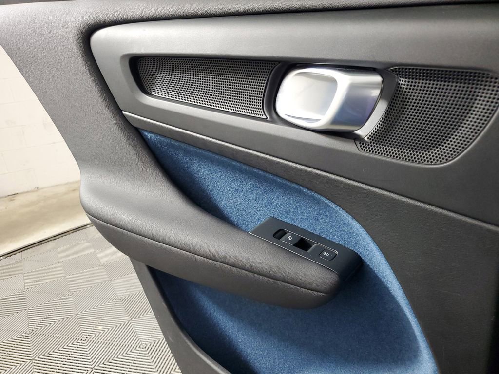 Certified 2023 Volvo XC40 Recharge Ultimate image 20