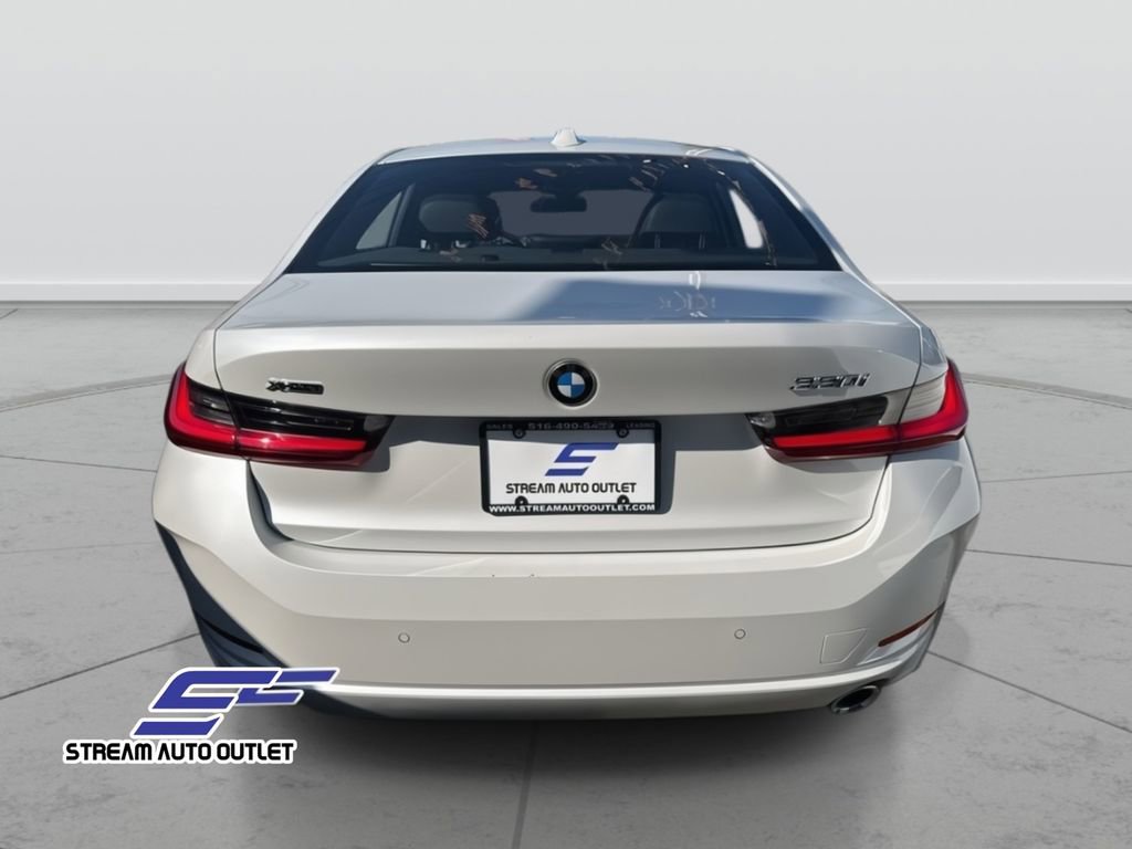 Used 2024 BMW 330i xDrive Sedan w/ Convenience Package image 7