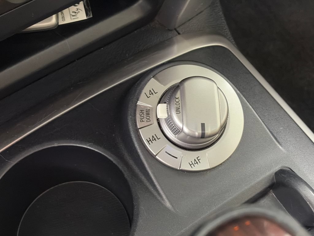 Used 2015 Toyota 4Runner Limited AWD/4WD image 23