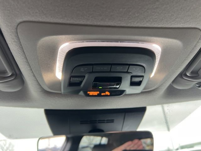 Used 2025 Toyota Corolla Cross XLE image 25