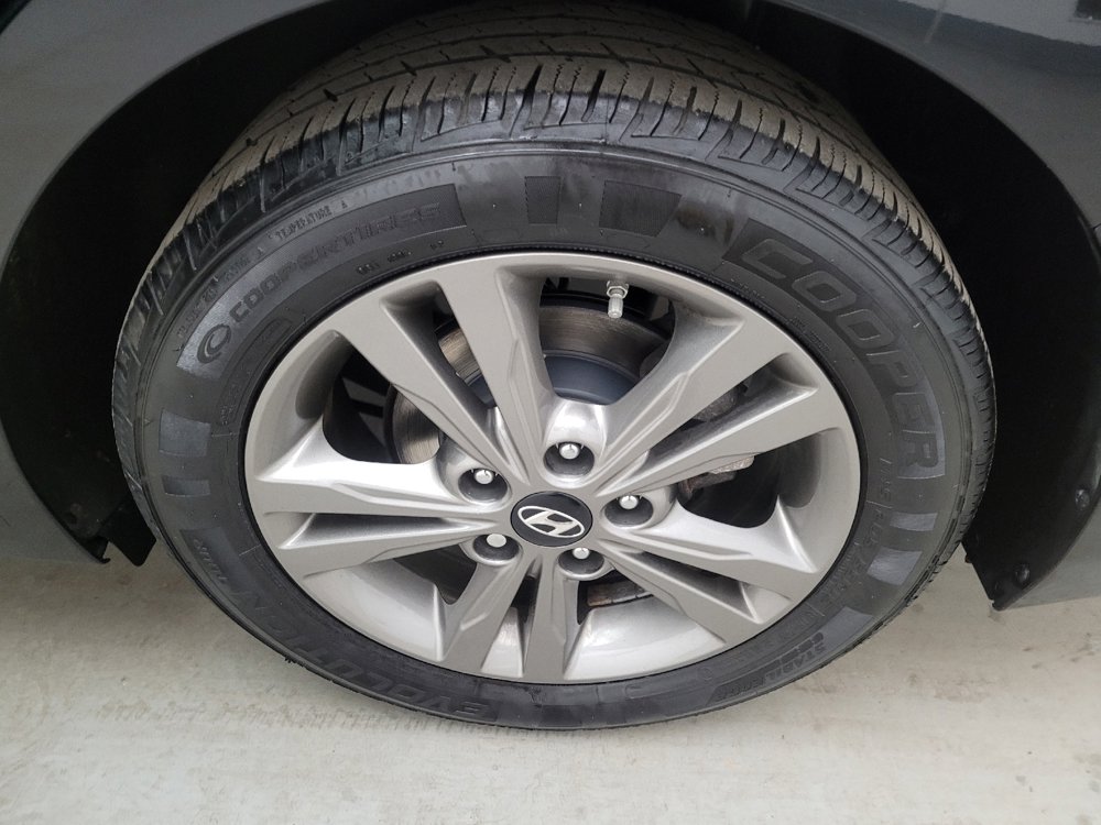 Used 2018 Hyundai Elantra SEL FWD image 31