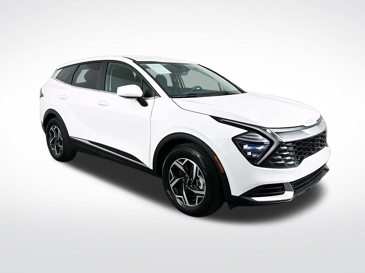 Used 2024 Kia Sportage LX image 1