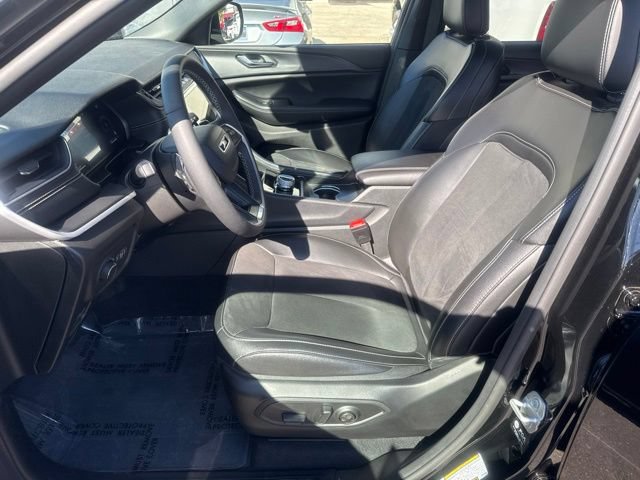 Certified 2024 Jeep Grand Cherokee L Altitude AWD/4WD image 26