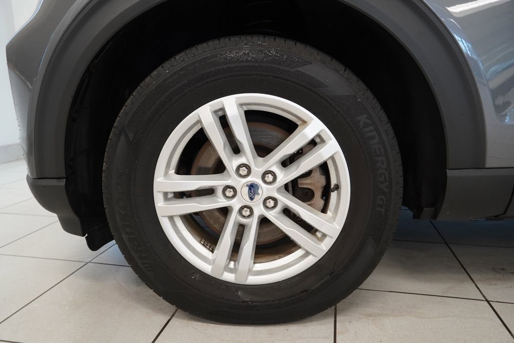Used 2023 Ford Explorer XLT AWD/4WD image 15