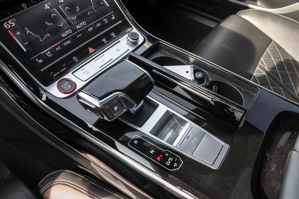 Used 2023 Audi S8 w/ S8 Comfort Plus Package AWD/4WD image 30