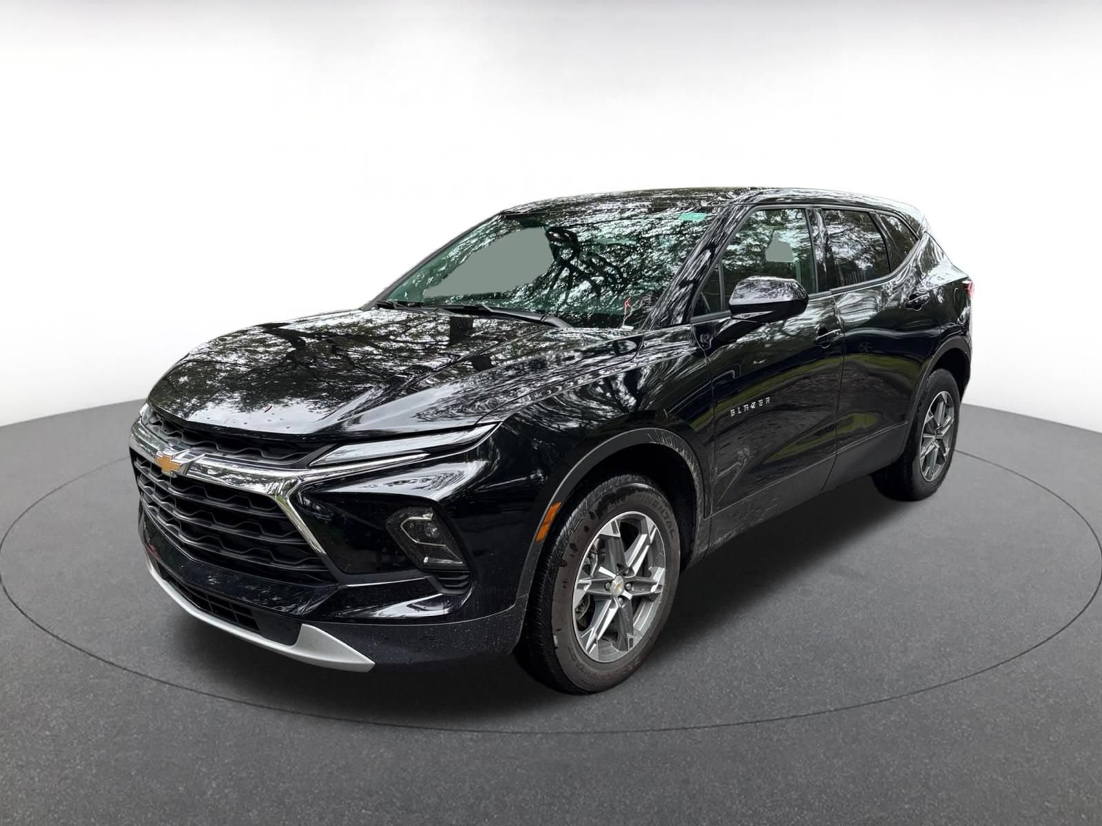 Used 2026 Chevrolet Blazer LT FWD image 4