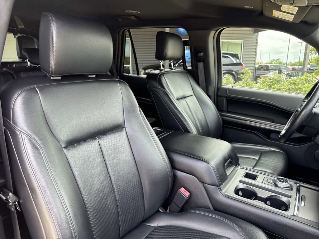 Used 2019 Ford Expedition XLT w/ Equipment Group 202A RWD image 14