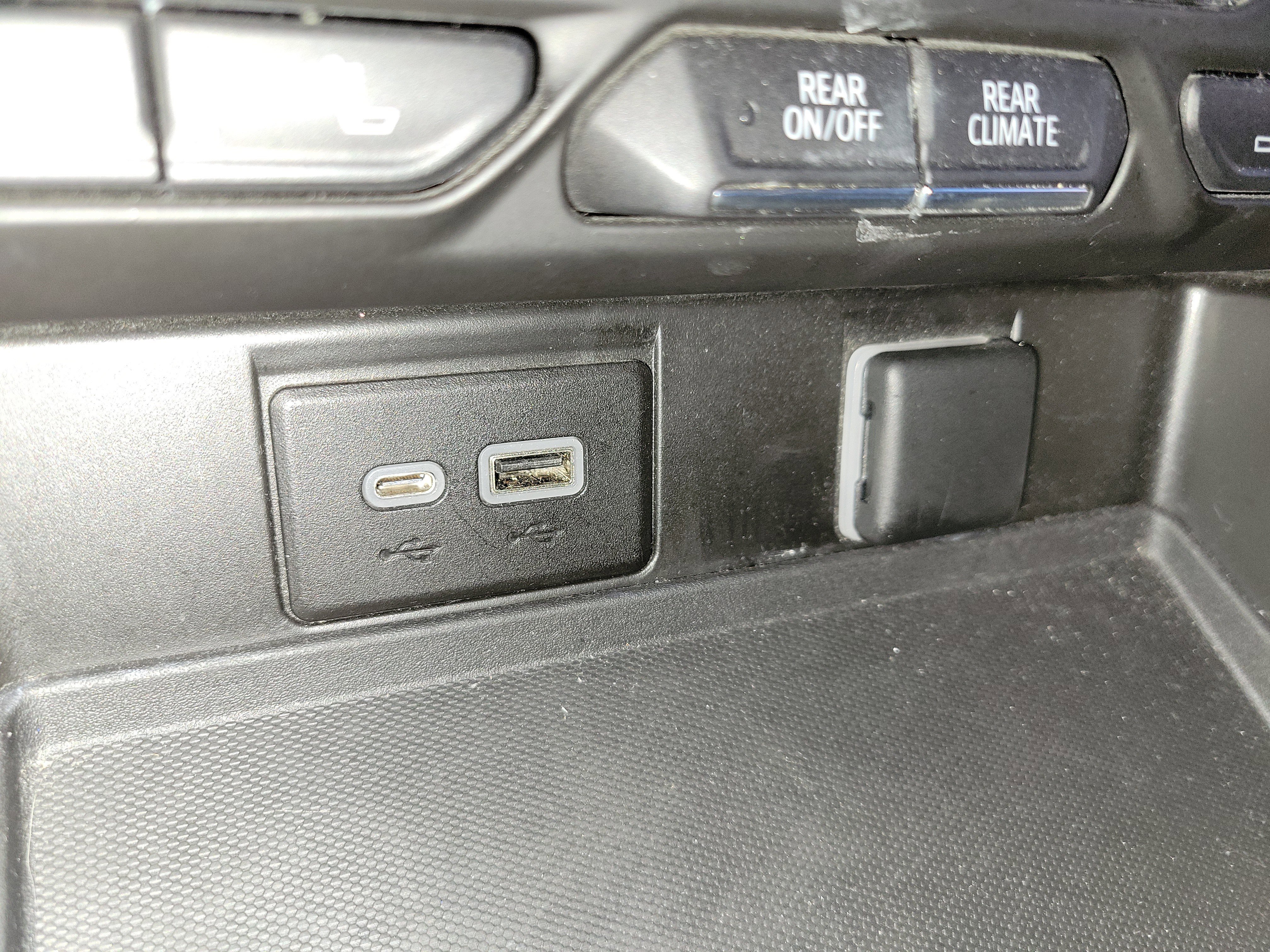 Used 2023 Chevrolet Suburban RST image 18