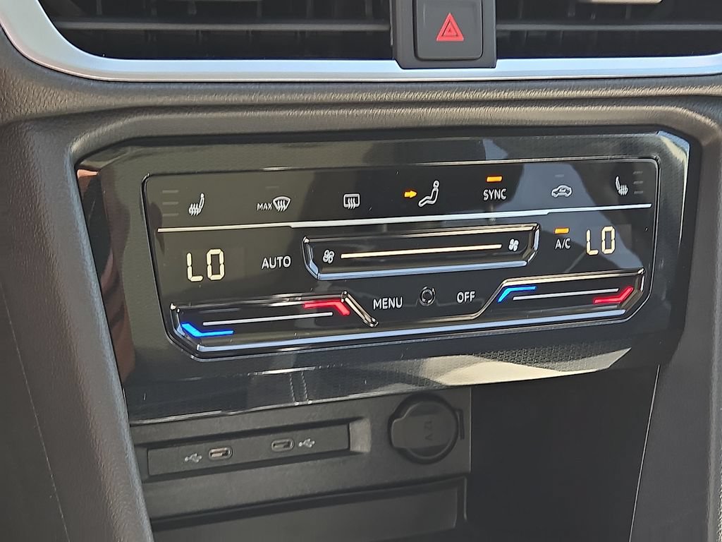 New 2026 Volkswagen Taos SE FWD image 21