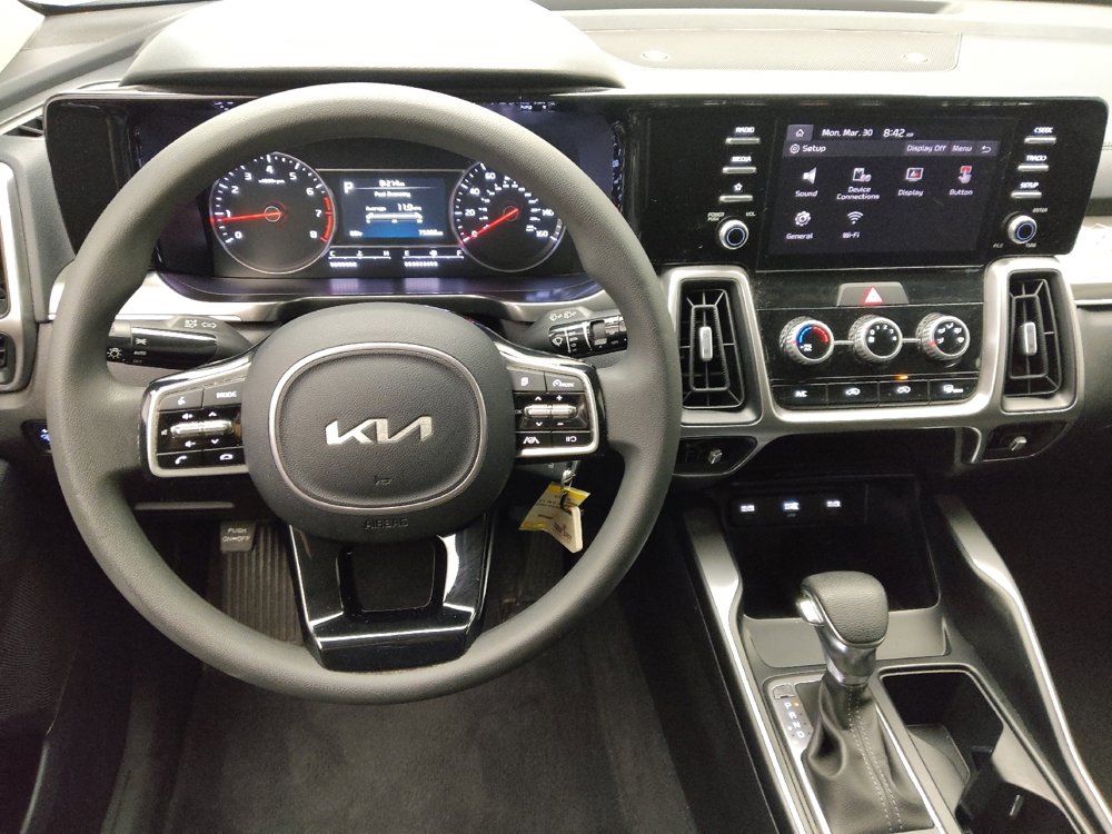 Used 2023 Kia Sorento LX image 22