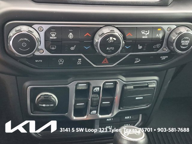 Used 2020 Jeep Wrangler Unlimited Sahara AWD/4WD image 35