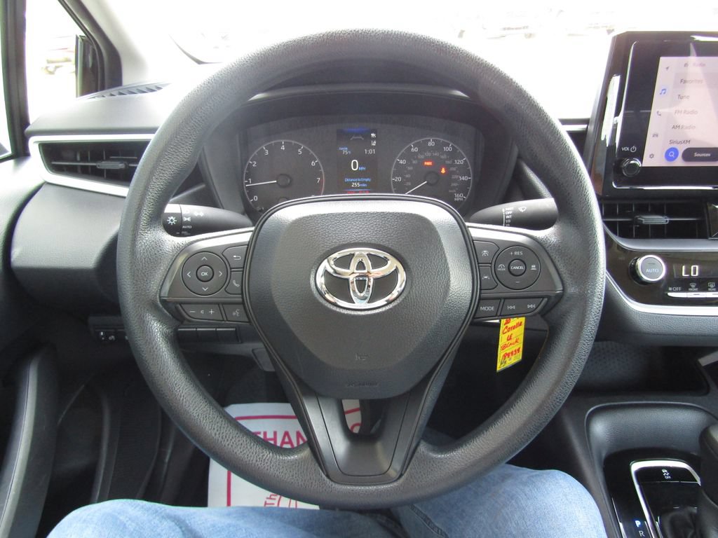 Used 2025 Toyota Corolla LE FWD image 17