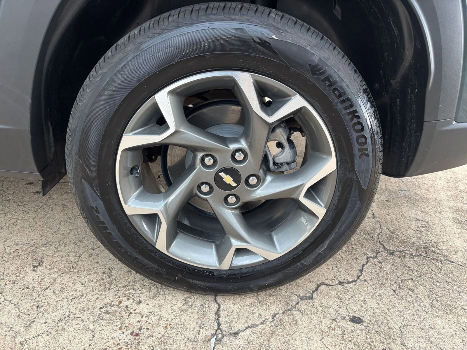 Used 2025 Chevrolet Trax LT FWD image 29