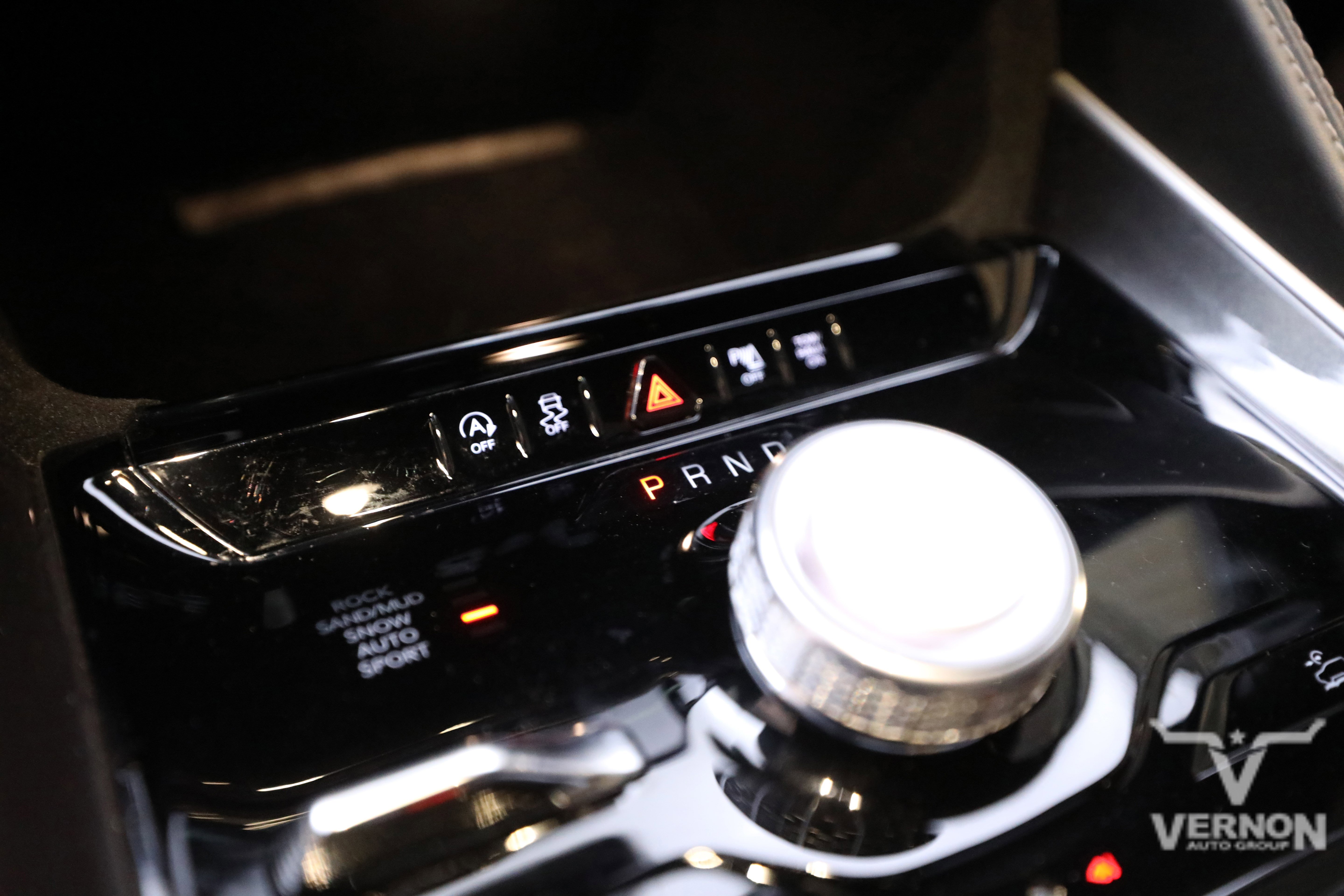 Used 2024 Jeep Wagoneer 4WD w/ HD Trailer Tow Package image 23