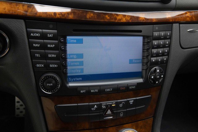 Used 2005 Mercedes-Benz E 500 Sedan image 26