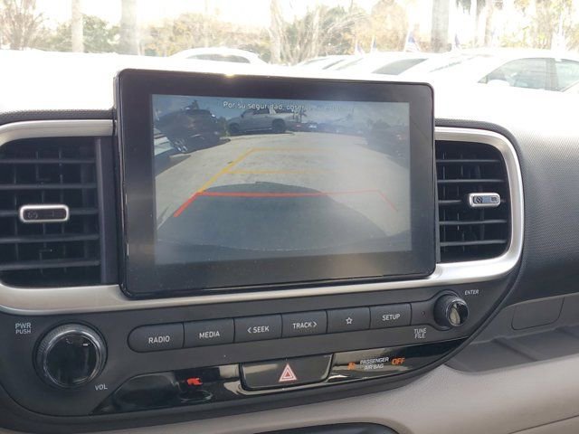 Used 2020 Hyundai Venue SEL image 22