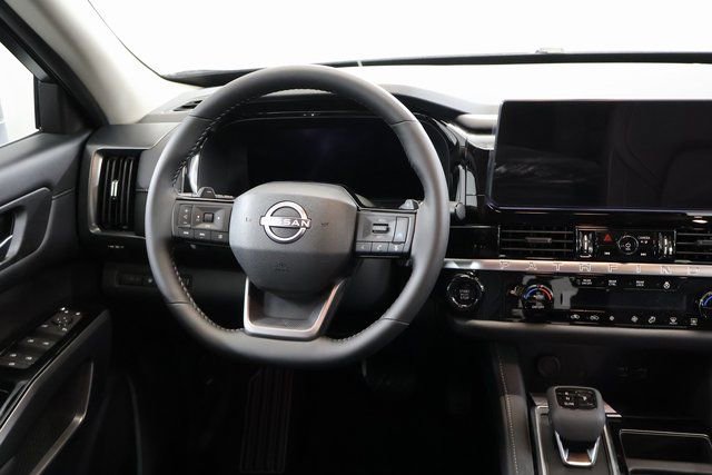 New 2026 Nissan Pathfinder SL image 14