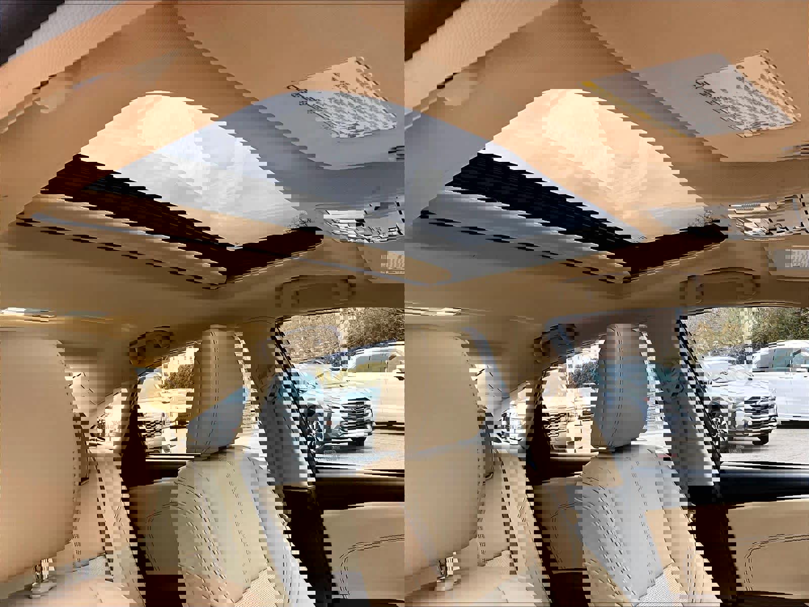 Used 2018 Toyota Avalon Limited image 22