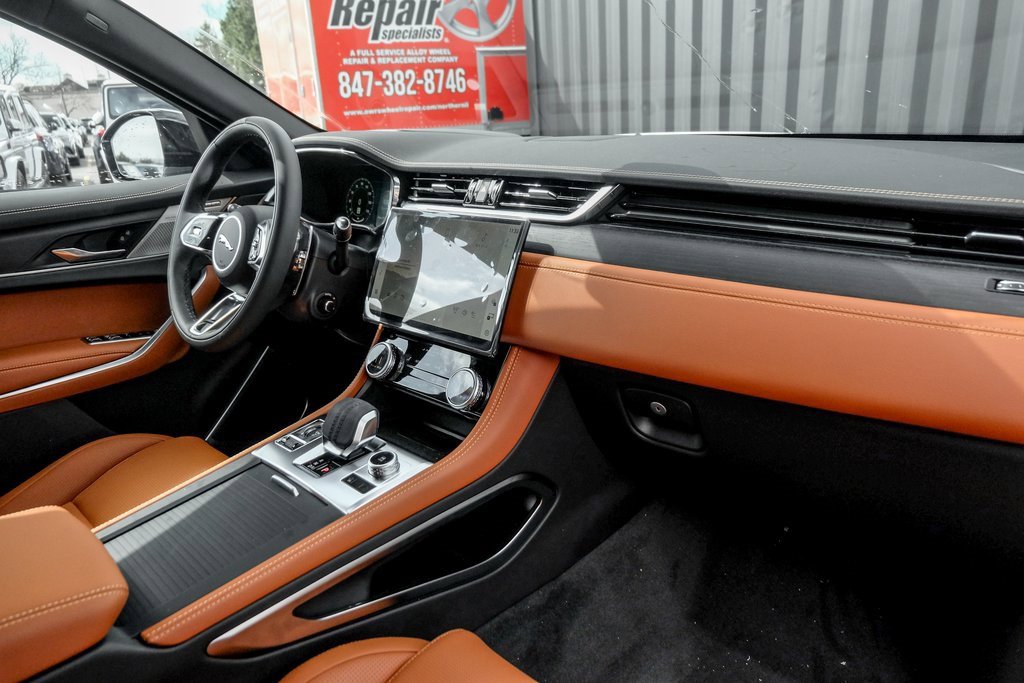 New 2026 Jaguar F-PACE R-Dynamic S image 21