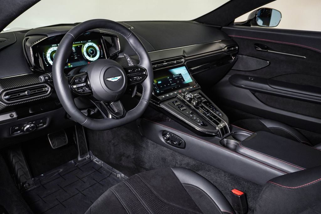 Used 2026 Aston Martin V8 Vantage S RWD image 23
