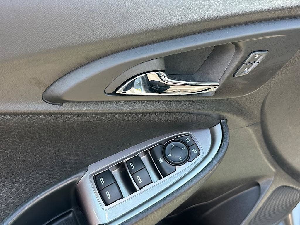 Used 2024 Chevrolet Malibu LT FWD image 14