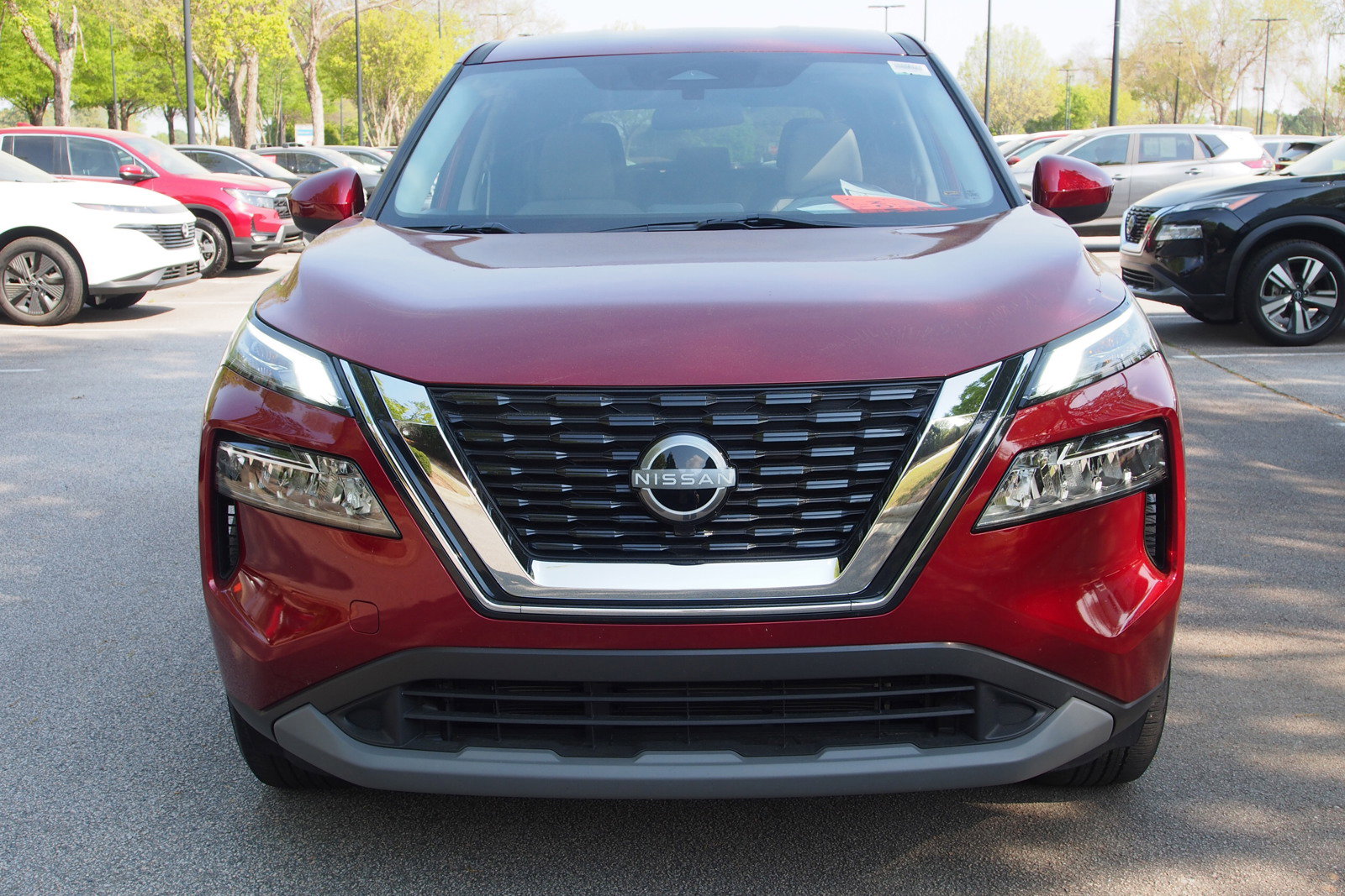 Used 2023 Nissan Rogue SV FWD image 2