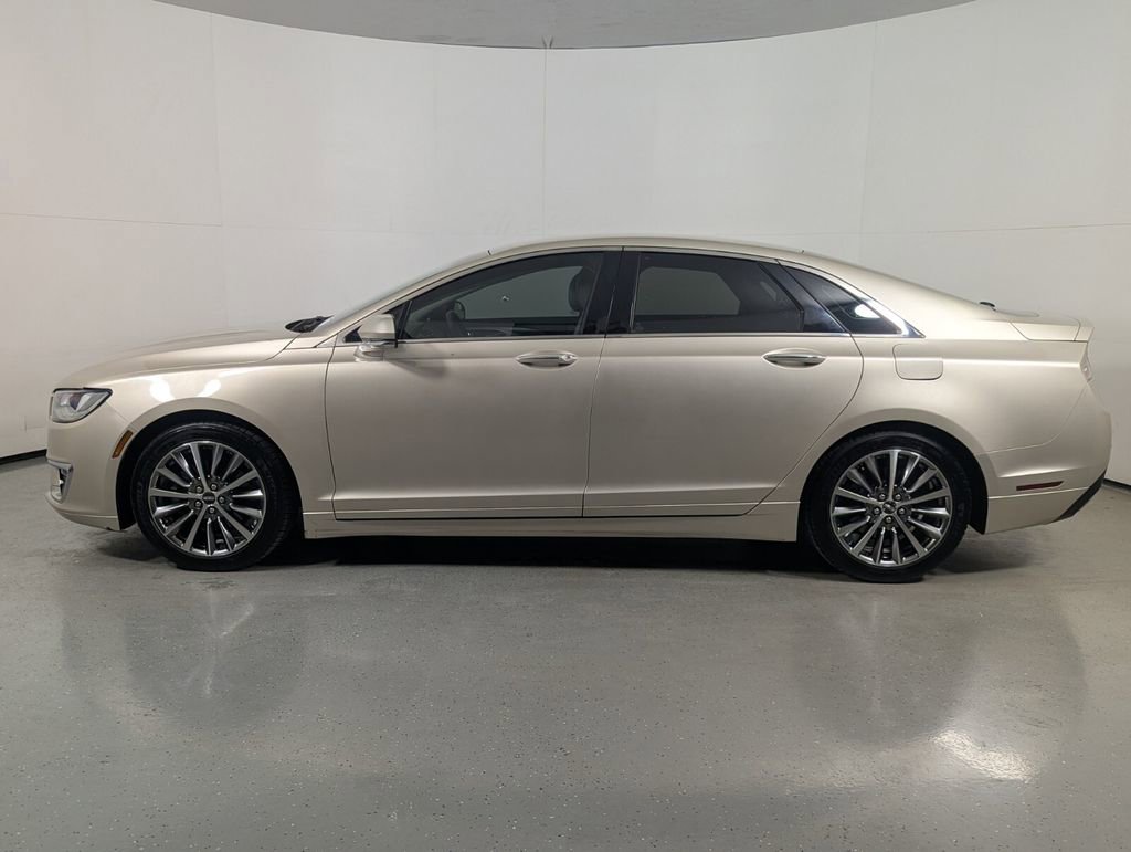 Used 2017 Lincoln MKZ Premiere image 4