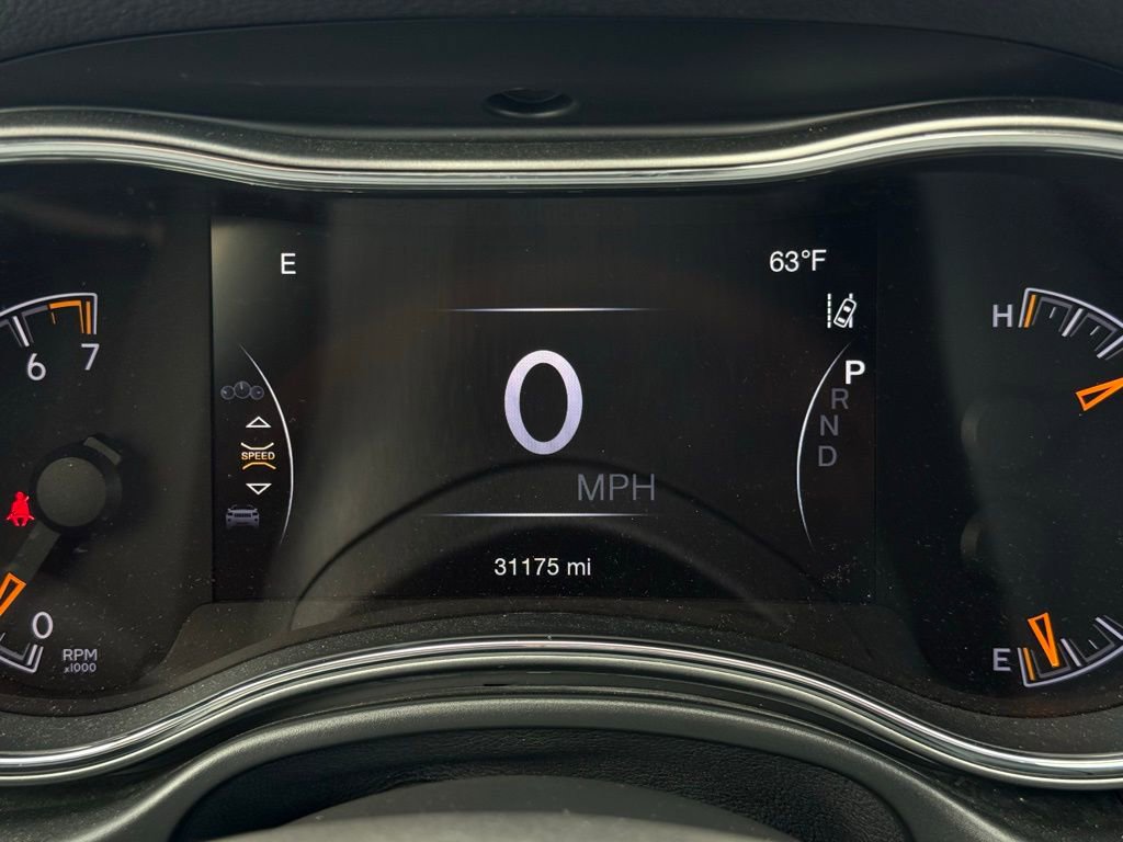 Used 2022 Jeep Grand Cherokee Laredo X image 32