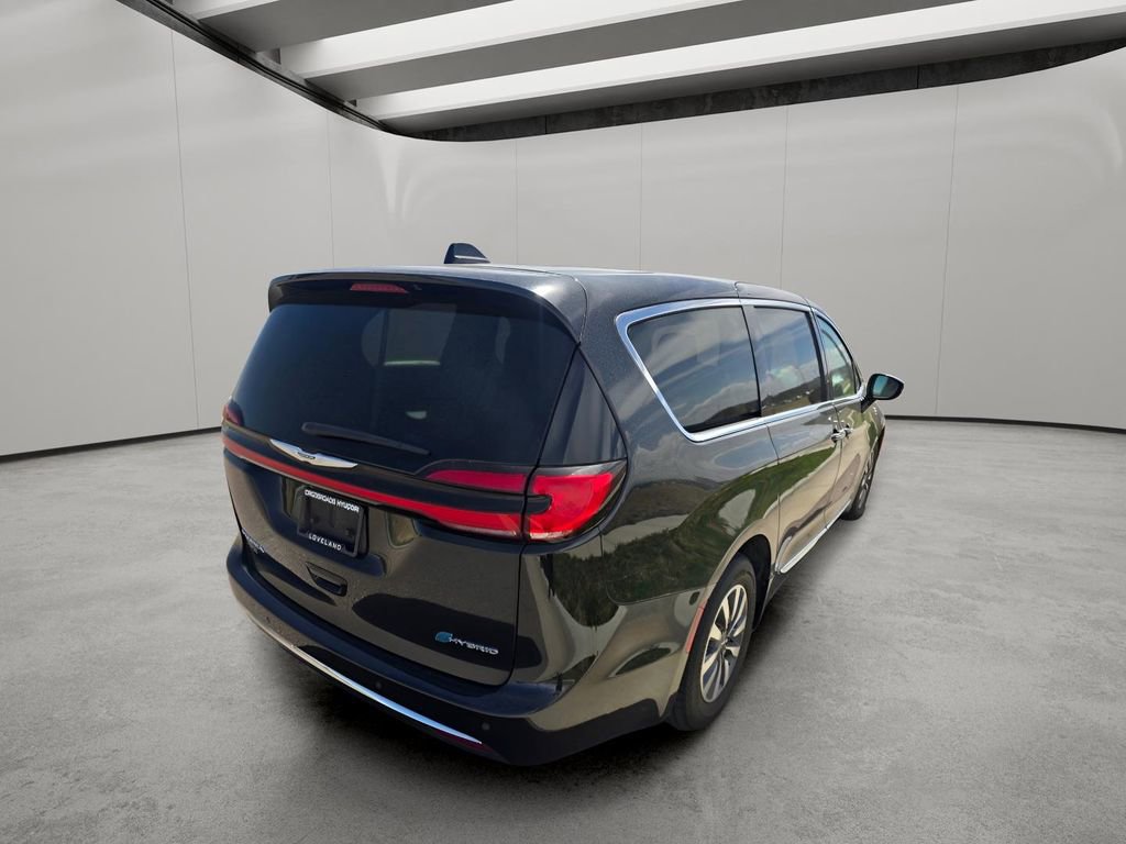 Used 2023 Chrysler Pacifica Limited image 5