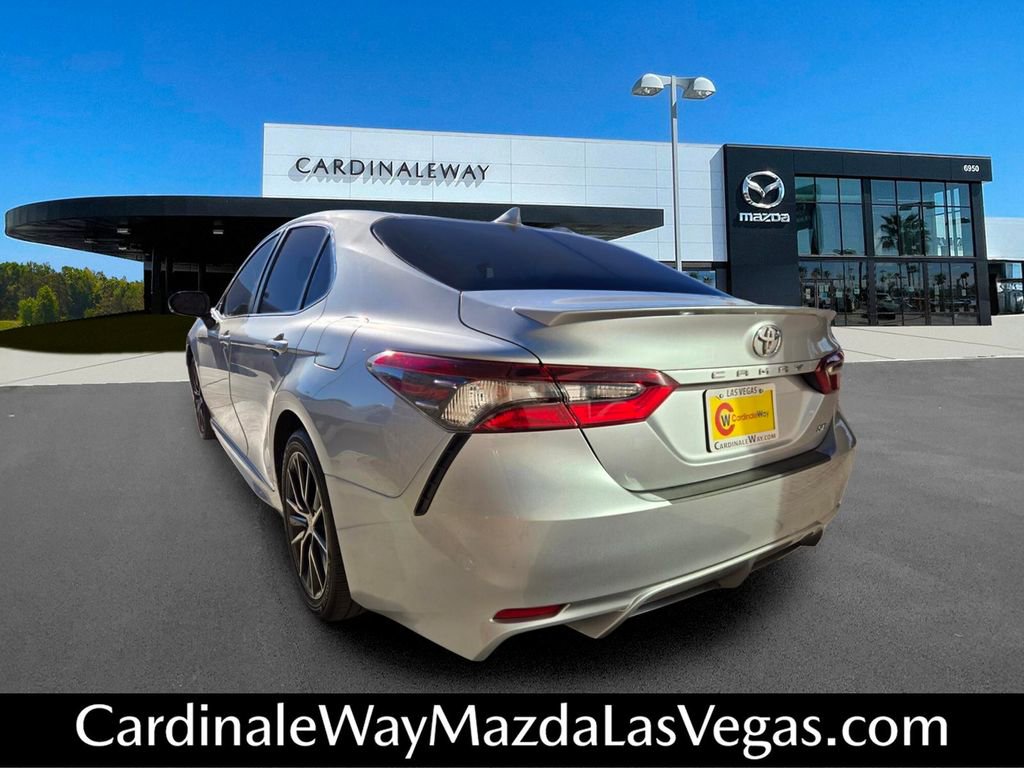 Used 2024 Toyota Camry SE FWD image 3