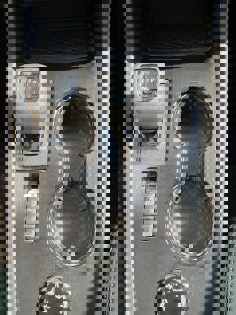 Used 2024 Nissan Rogue S image 23