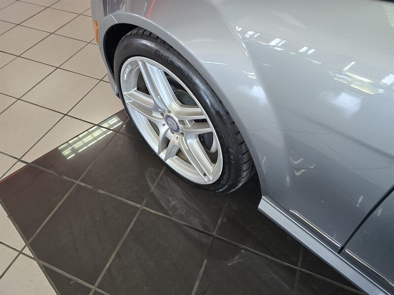 Used 2010 Mercedes-Benz C 300 Sedan w/ Multimedia Pkg image 28