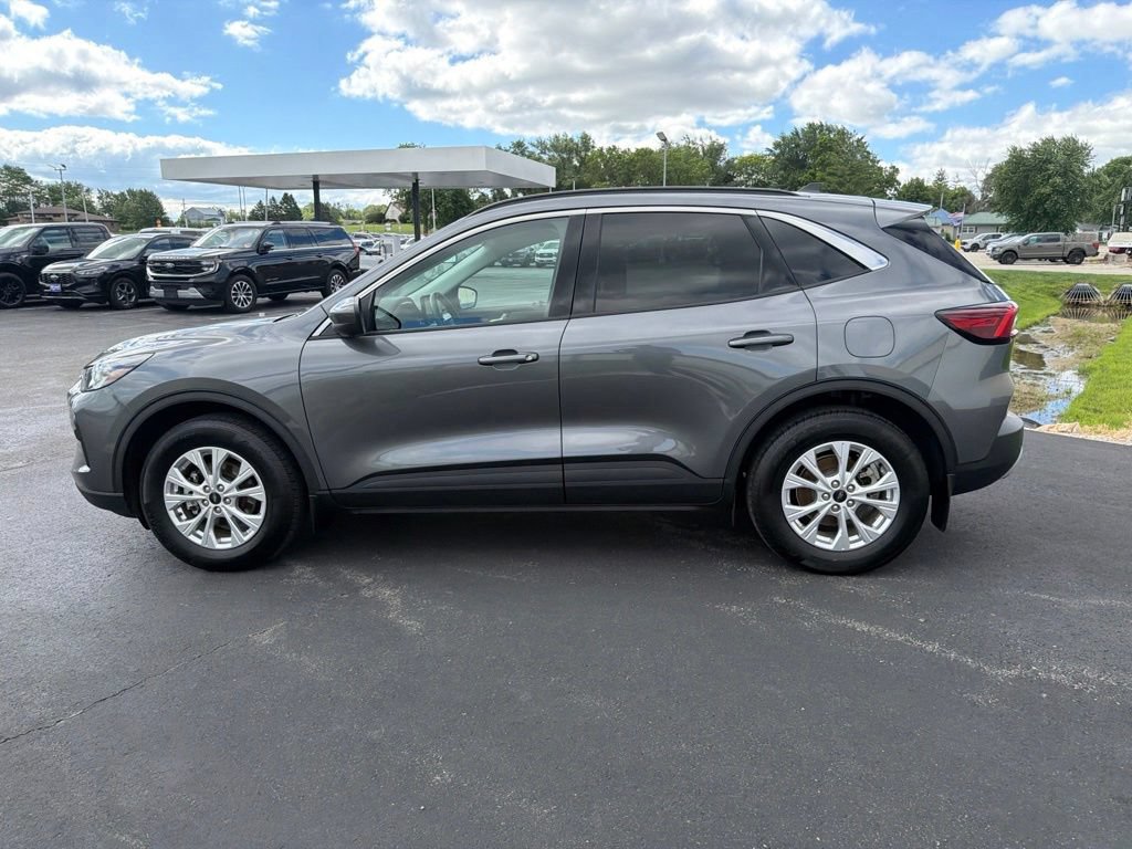 Used 2023 Ford Escape Active w/ Tech Pack #2 AWD/4WD image 7