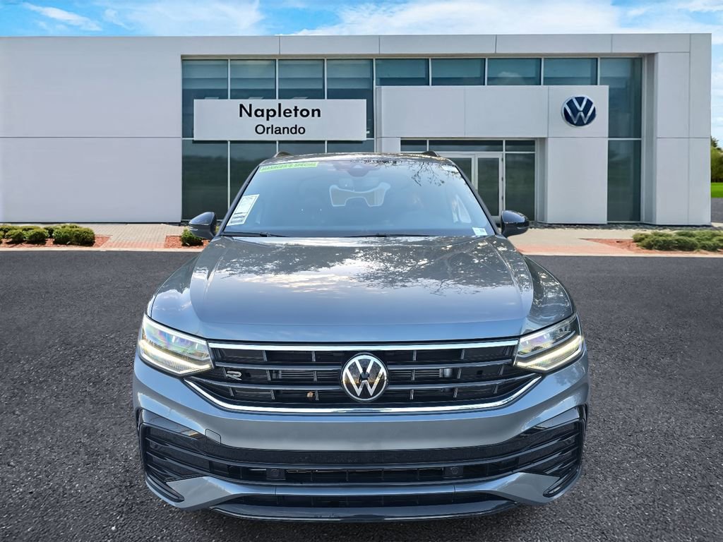 Used 2024 Volkswagen Tiguan SE R-Line image 2