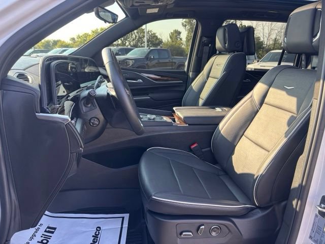 Certified 2024 Cadillac Escalade ESV Premium Luxury w/ Performance Package AWD/4WD image 18
