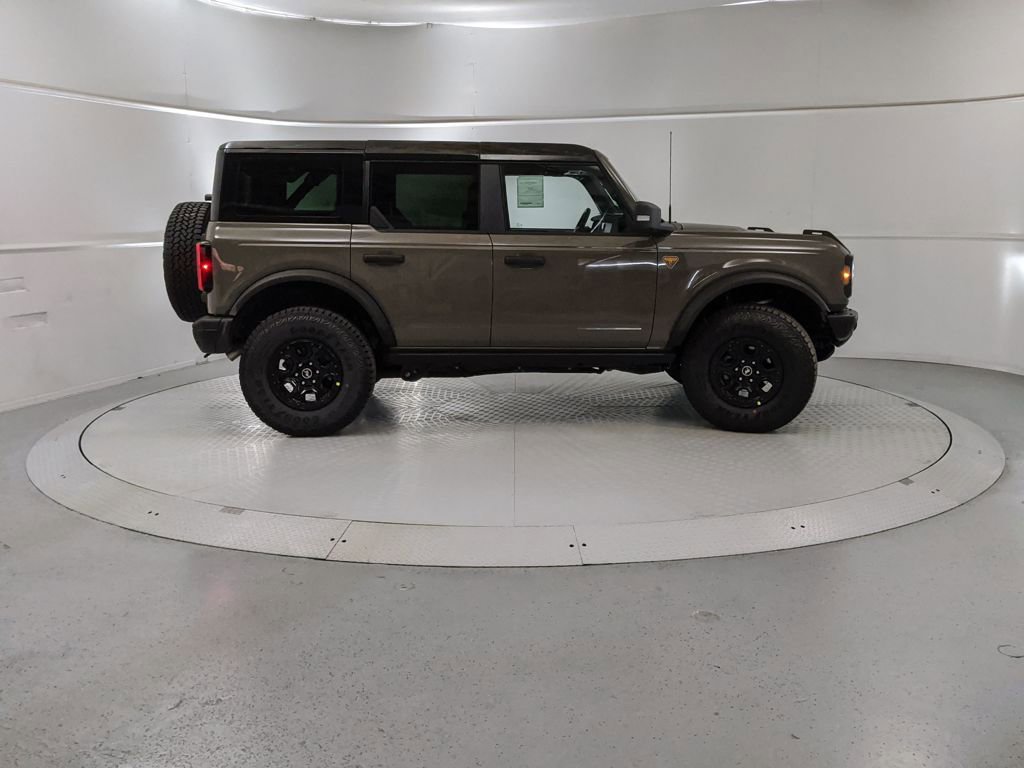 New 2025 Ford Bronco Badlands image 2