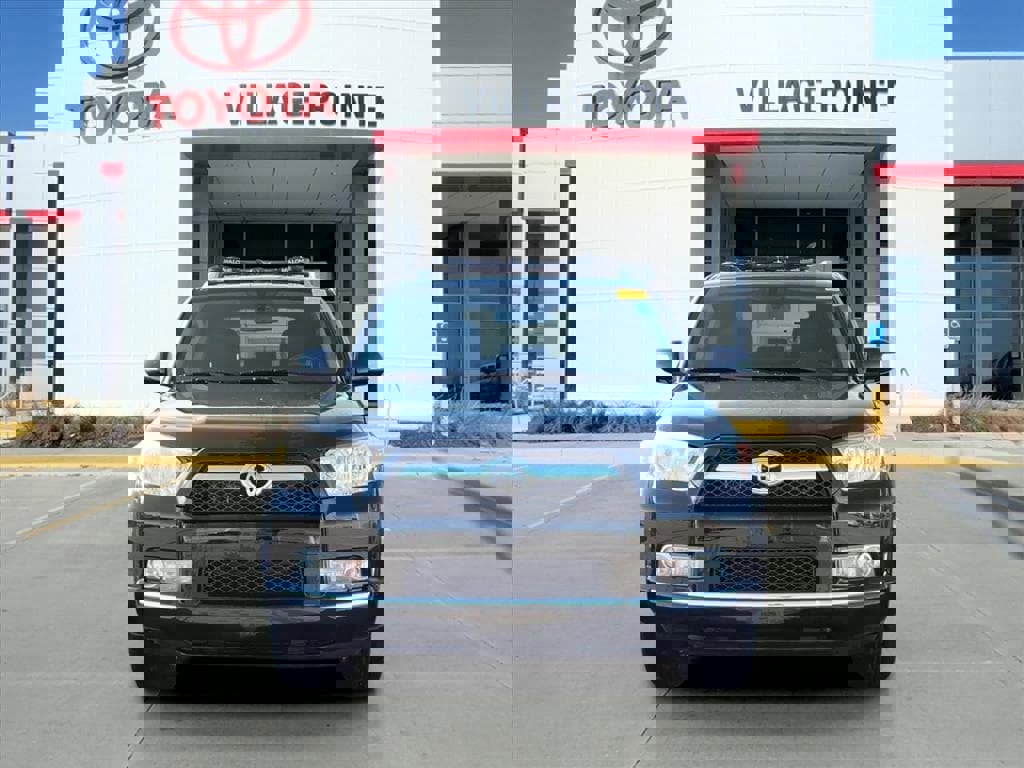 Used 2011 Toyota 4Runner SR5 image 2