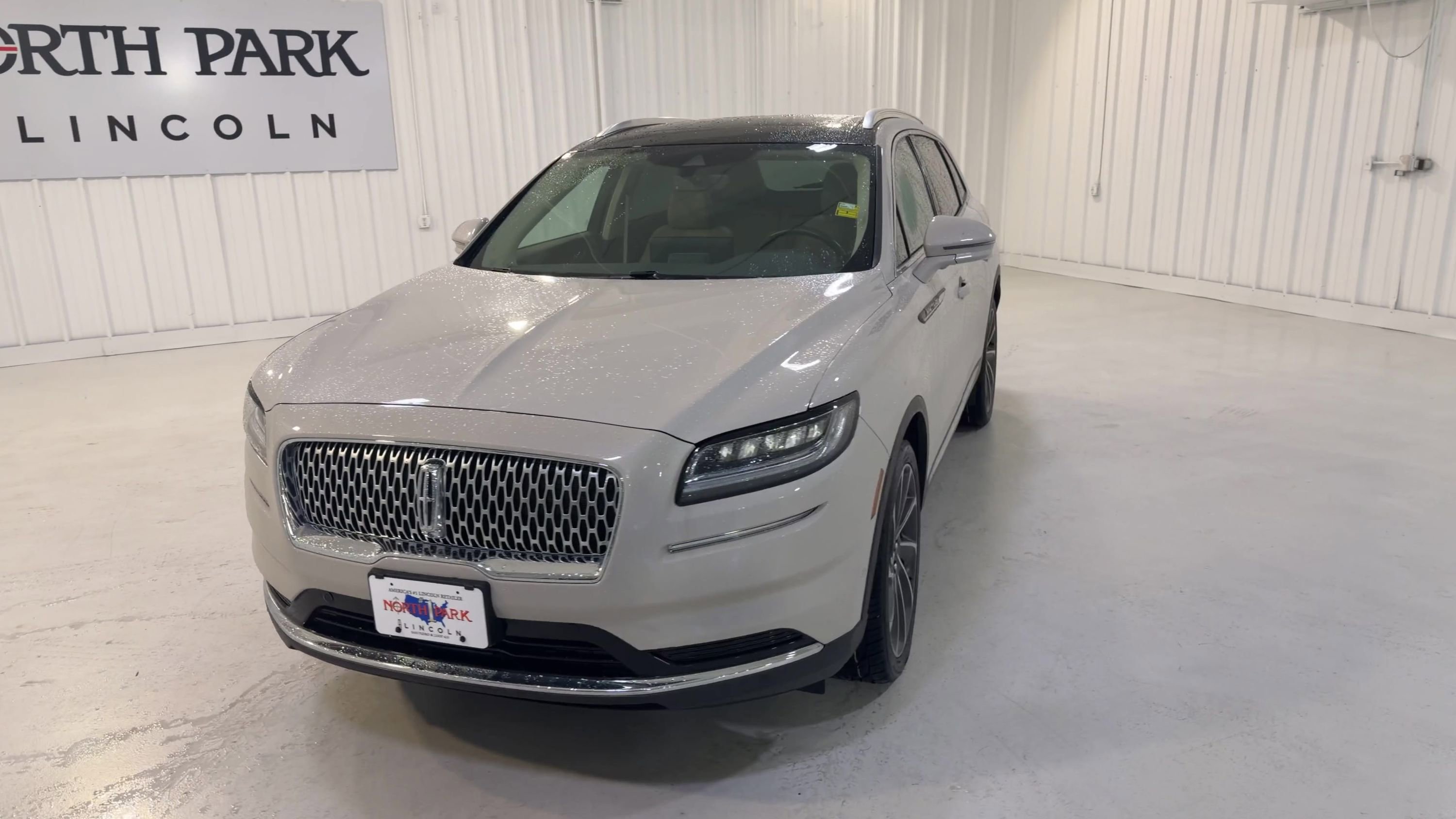 Used 2022 Lincoln Nautilus Reserve w/ Equipment Group 201A AWD/4WD image 4